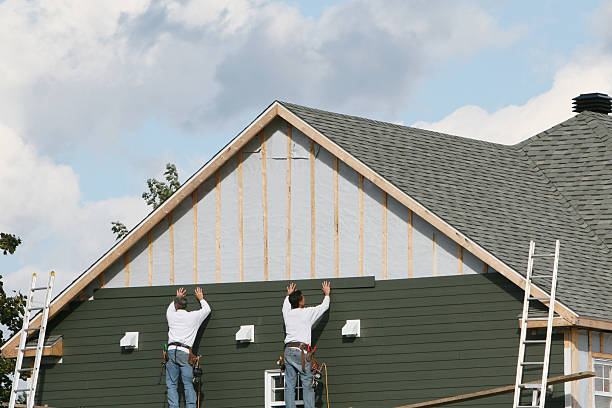 Professional Vinyl Siding technician working in Rosman, NC
